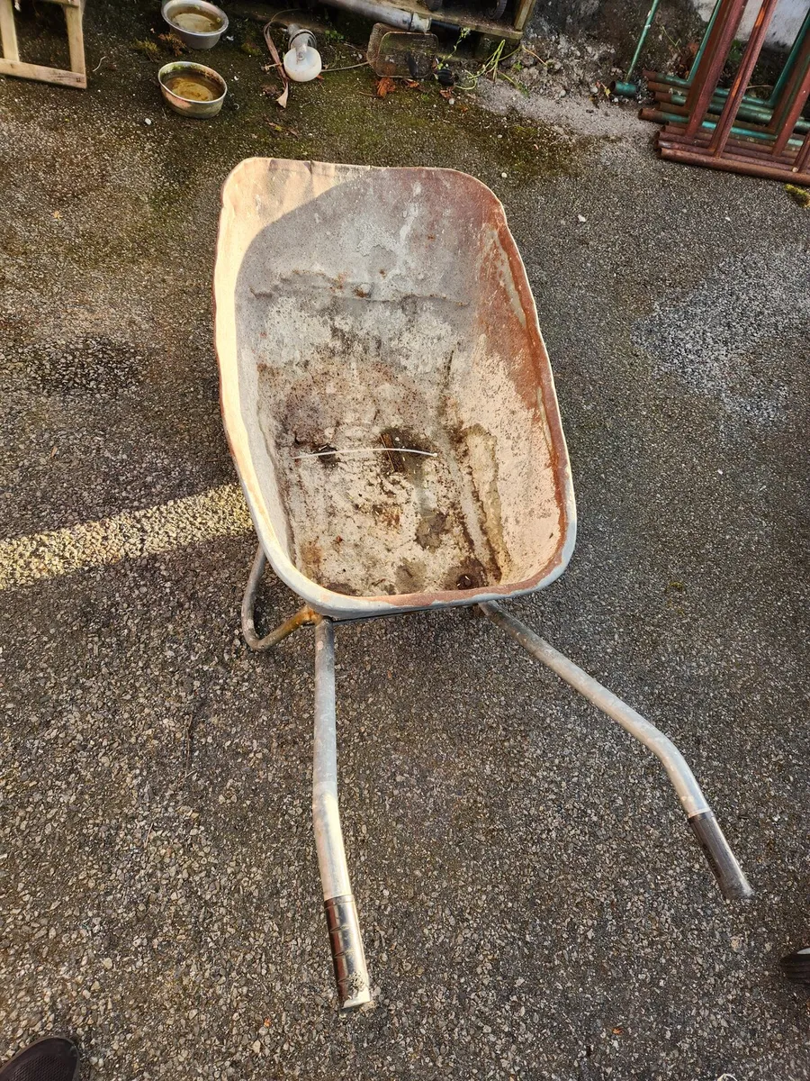 Wheelbarrow - Image 4