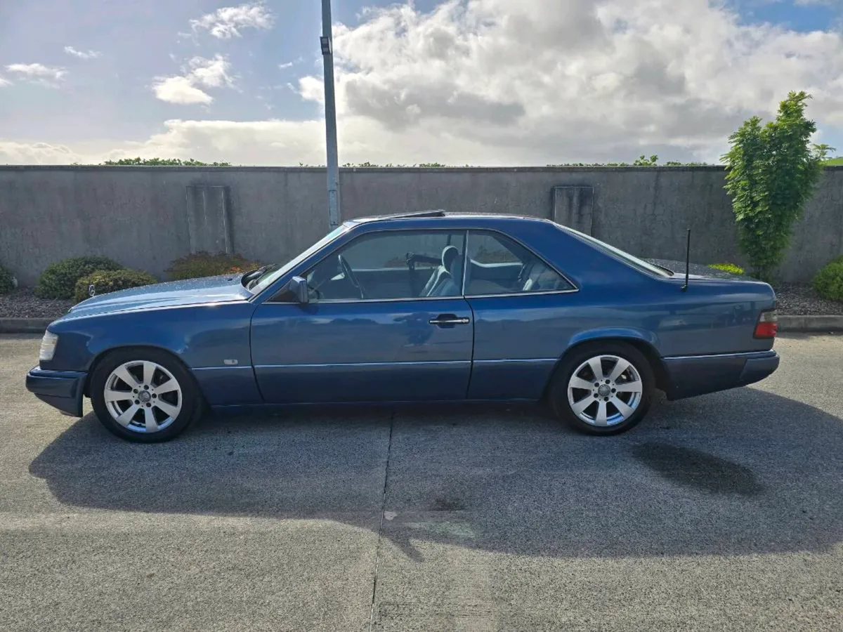 Mercedes W124 230 Coupe - Image 4