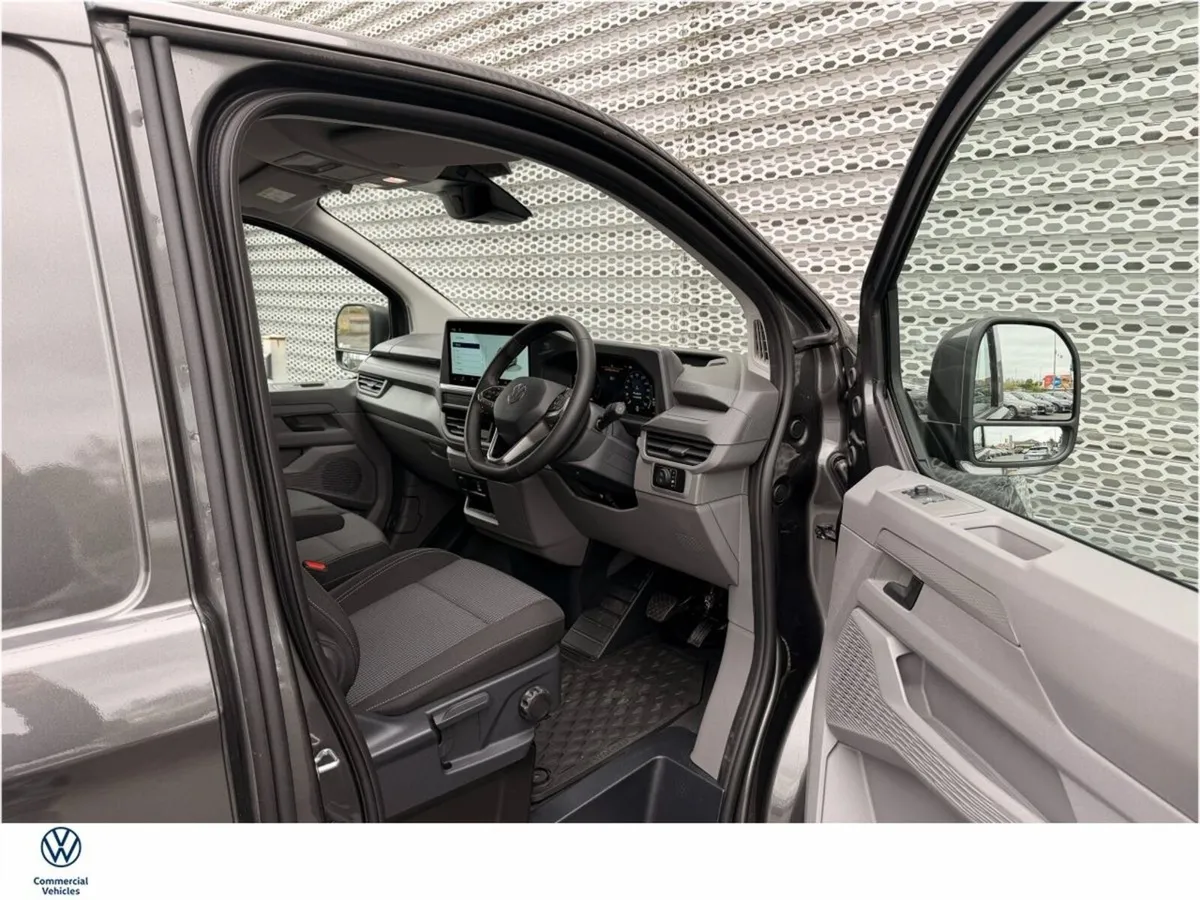 Volkswagen Transporter H30 HIGHLINE LWB 150BHP  M6 - Image 2