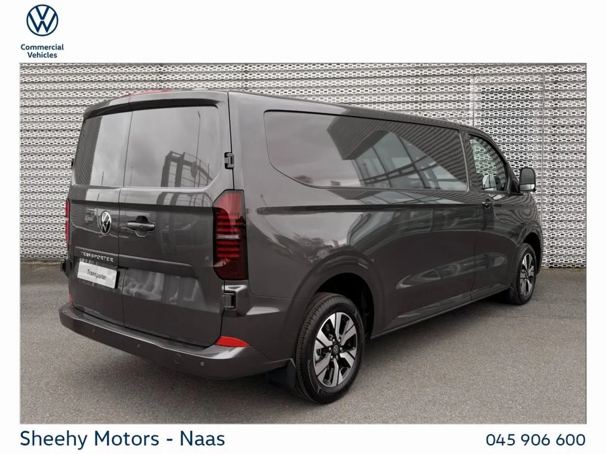 Volkswagen Transporter H30 HIGHLINE LWB 150BHP  M6 - Image 3