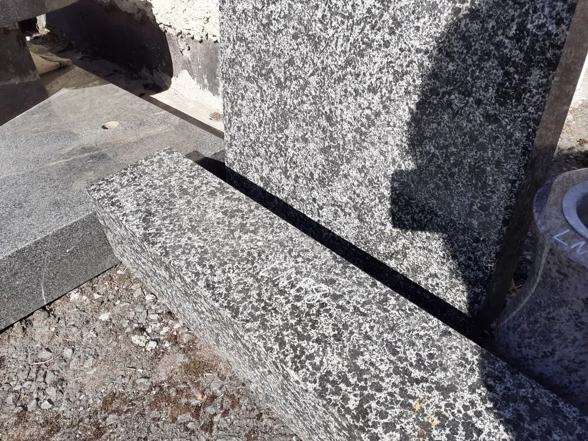 Unreserved Auction Of Irish Crafted Headstones - Image 3