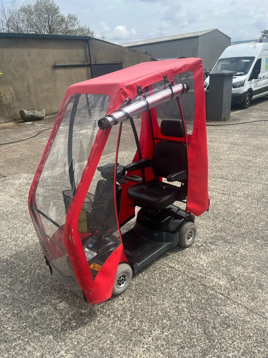 Mobility scooter with canopy - Image 1