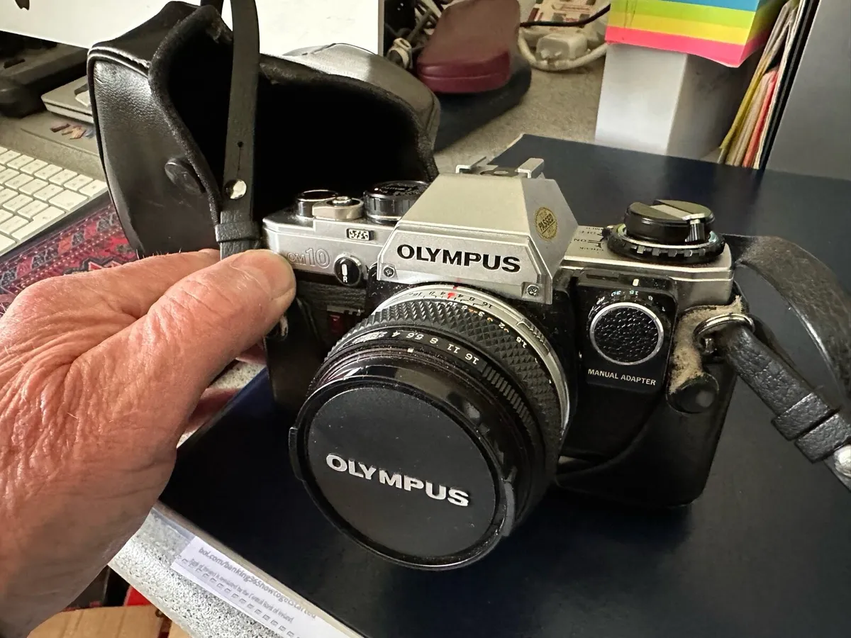 Olympus OM 10 camera. - Image 2