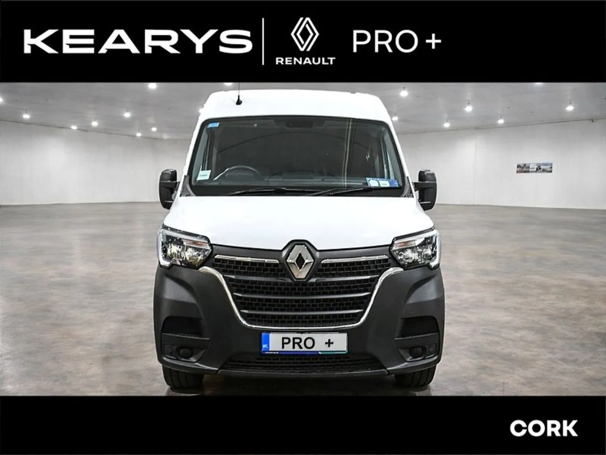 Renault Master FWD LM35 Blue dCi 135 Business MY22 - Image 2