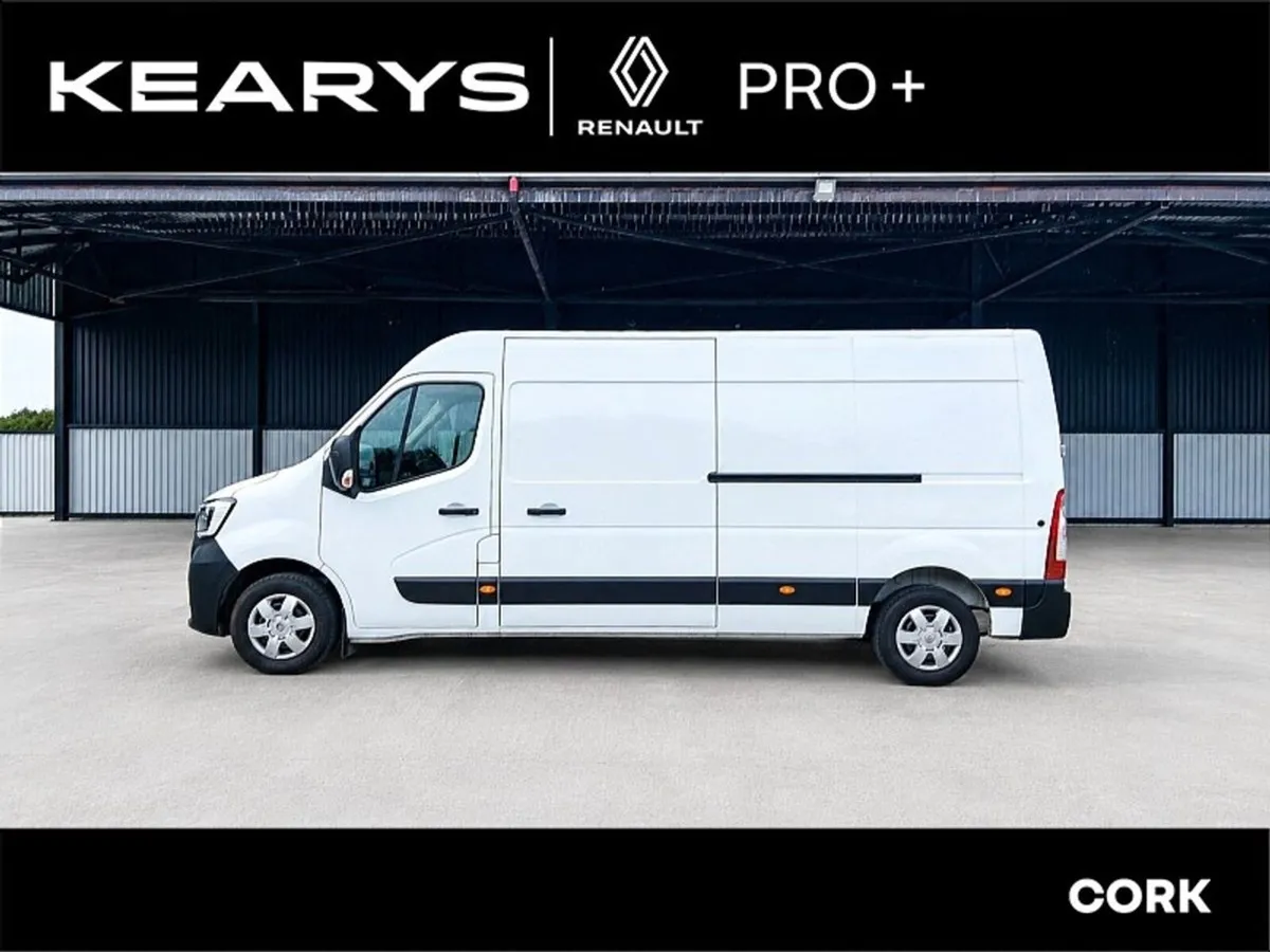 Renault Master FWD LM35 Blue dCi 135 Business MY22 - Image 3