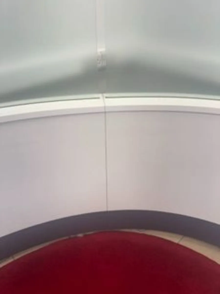 Conference Pod with thick red excellent condition - Image 2