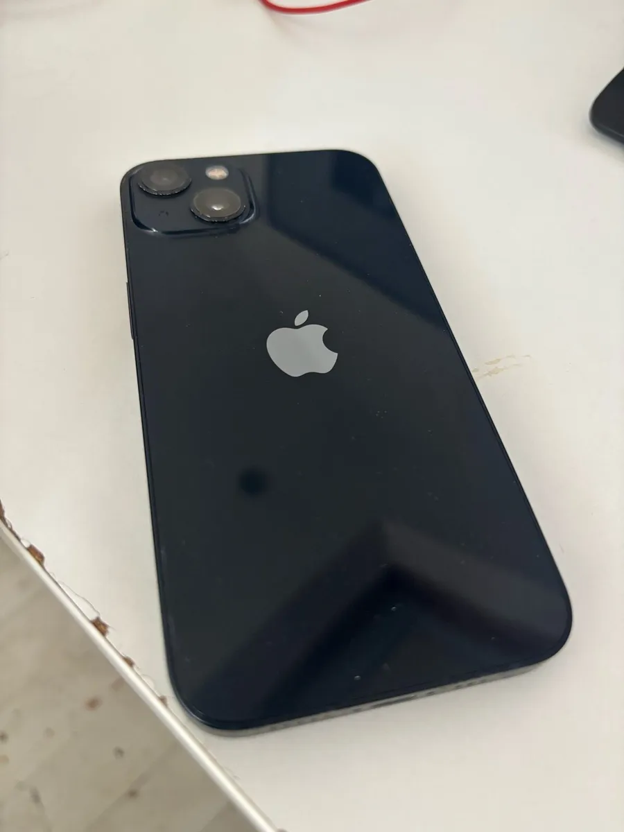 iPhone 13 - Image 2