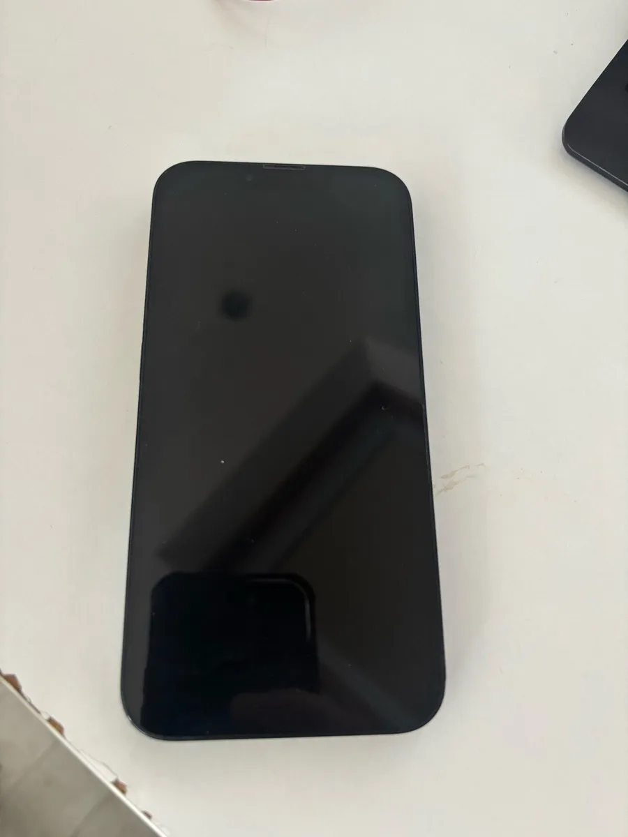 iPhone 13 - Image 3