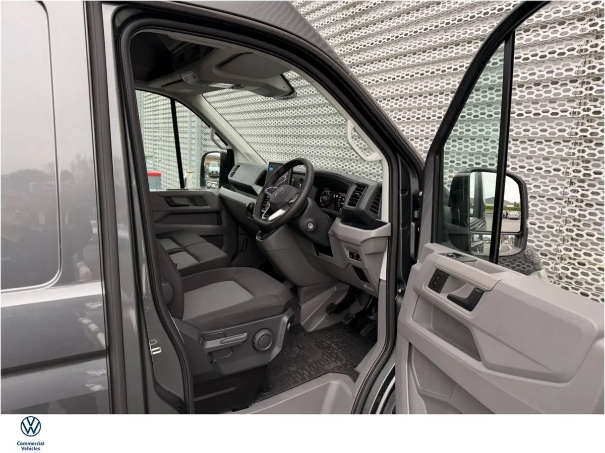 Volkswagen Crafter TRENDLINE T30 MWB HIGH ROOF 140 - Image 2