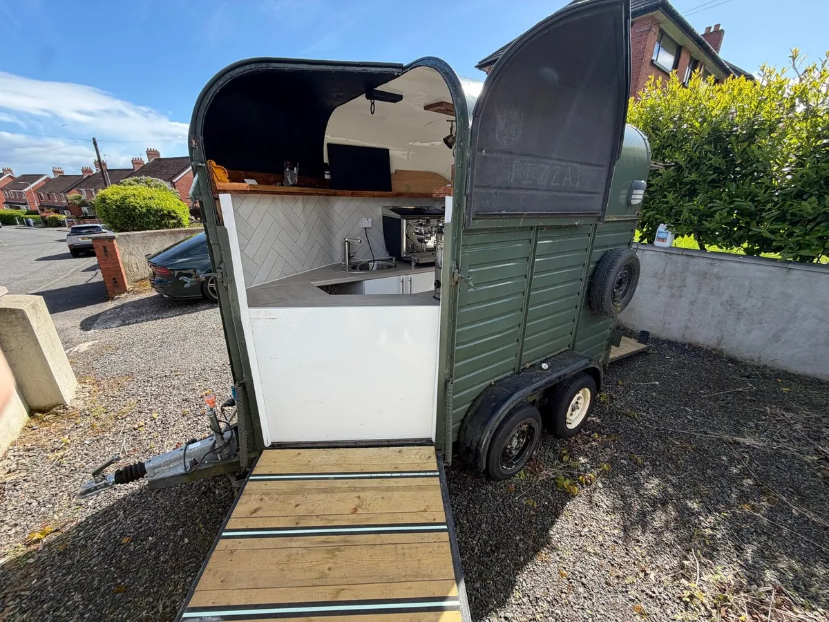 Converted Rice Horse Box Coffe/Food - Image 2