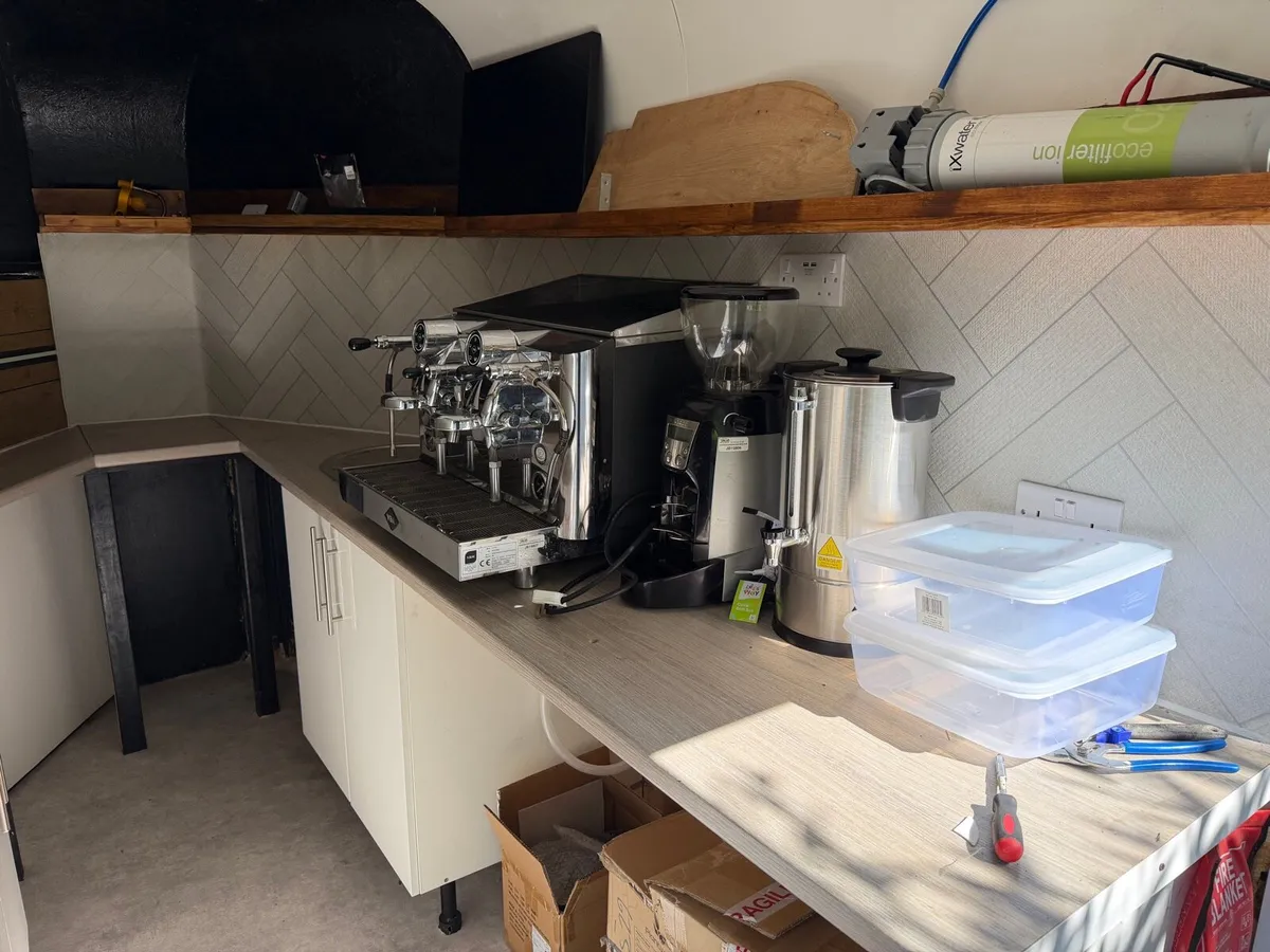 Converted Rice Horse Box Coffe/Food - Image 4