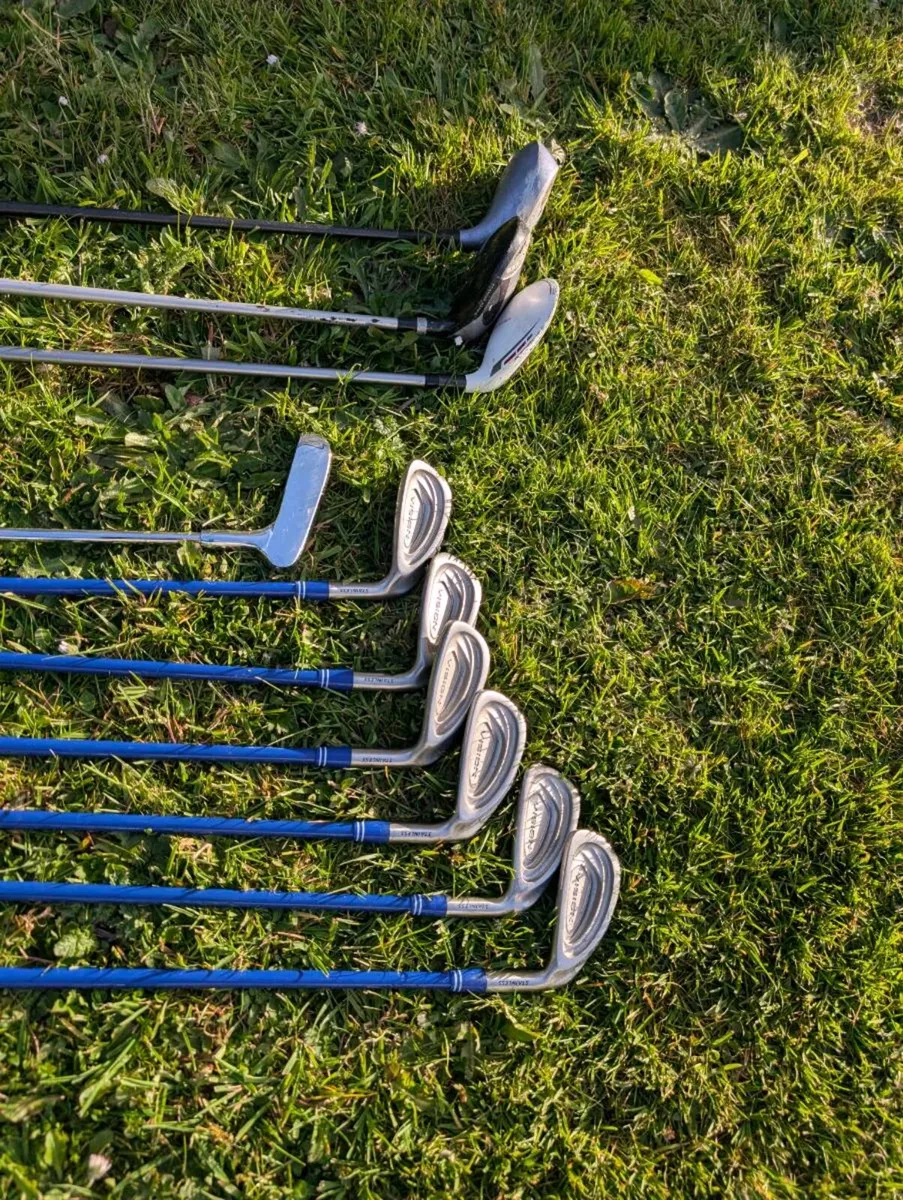 Lovely set of women's or mens Golf clubs - Image 4