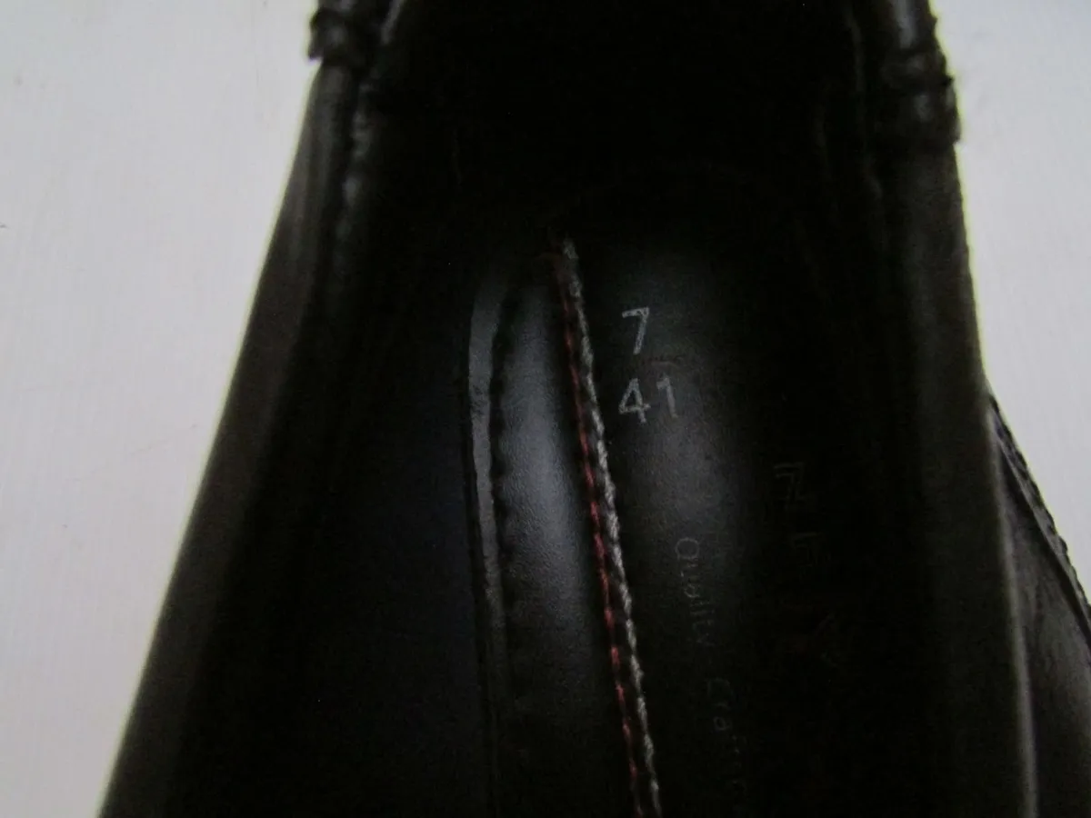 Men's Classic Black Shoes - Image 4
