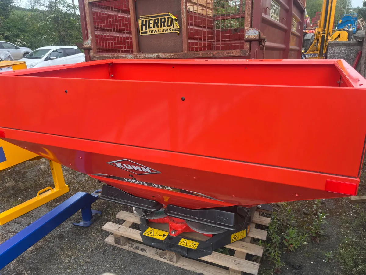New Kuhn 18-2 MDS Shop Soiled Sower - Image 2