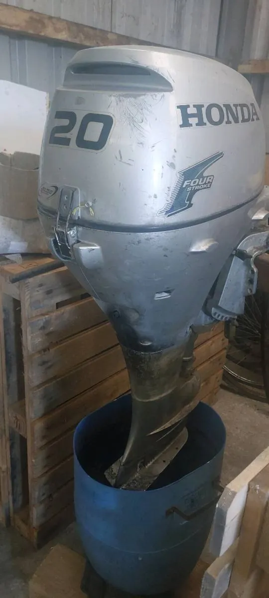Outboard motor - Image 1