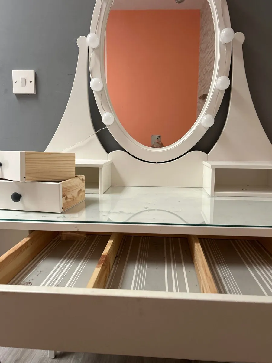Dressing table/vanity - Image 3