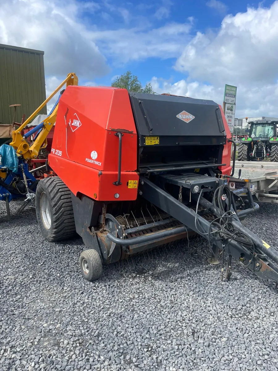 Kuhn 2135 Baler - Image 2