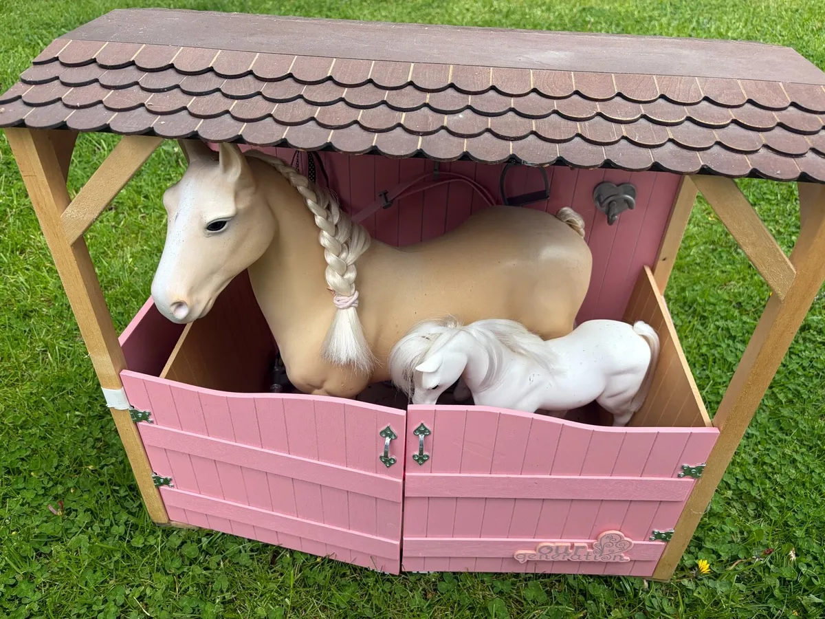 Our Generation Horse Stables and accessories - Image 1