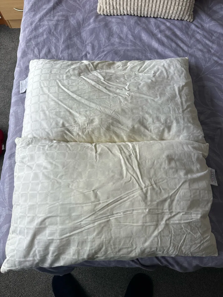 Fine Bedding Company - Breathe Pillow Pair - Image 1