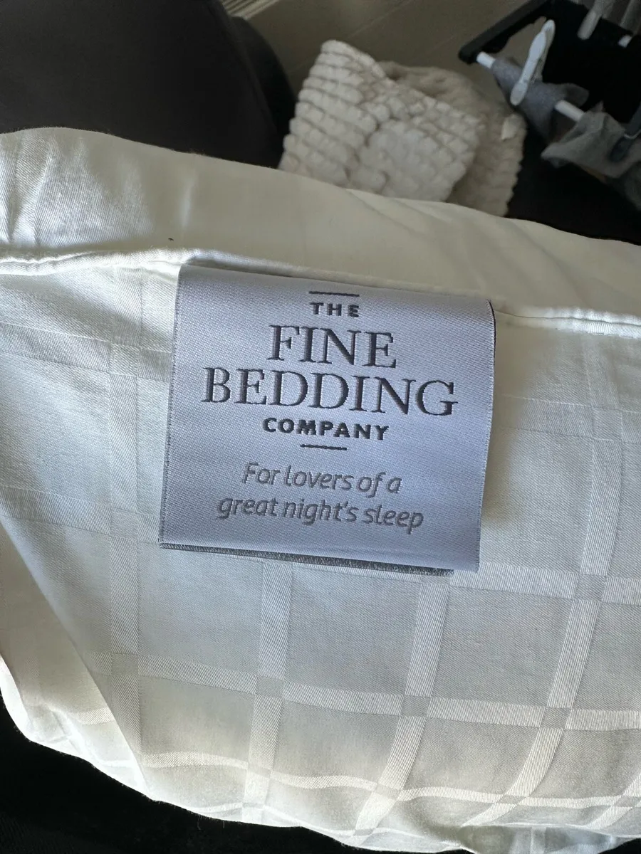 Fine Bedding Company - Breathe Pillow Pair - Image 2
