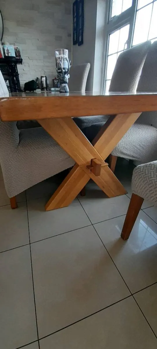 Table & chairs - Image 2