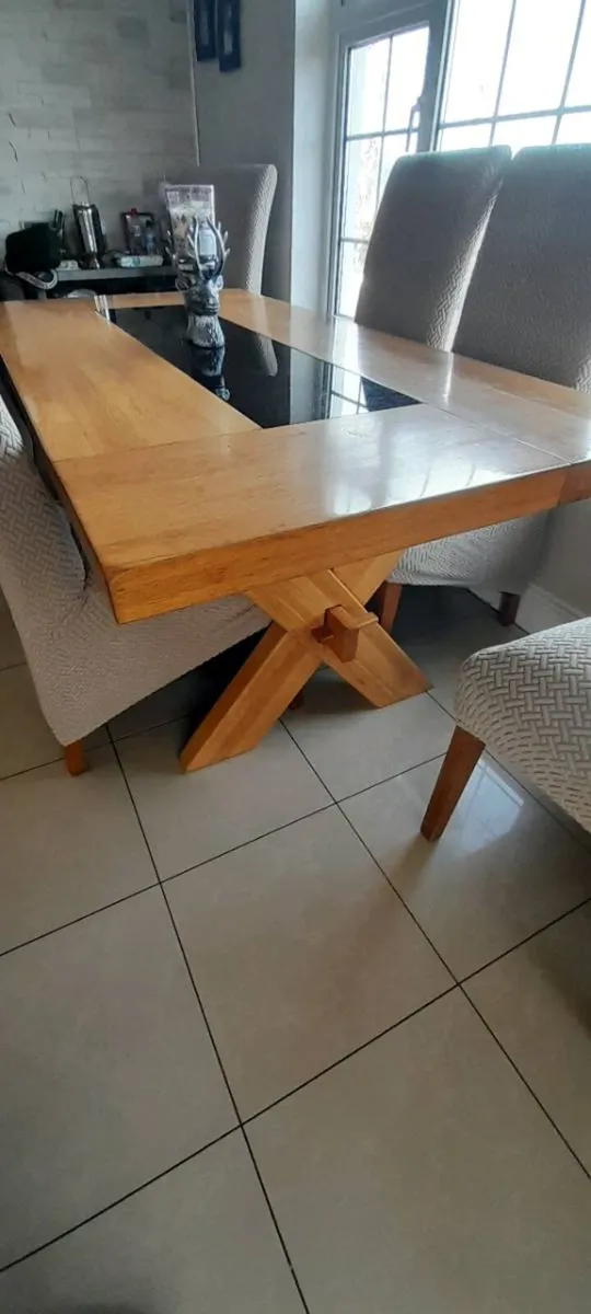 Table & chairs - Image 3
