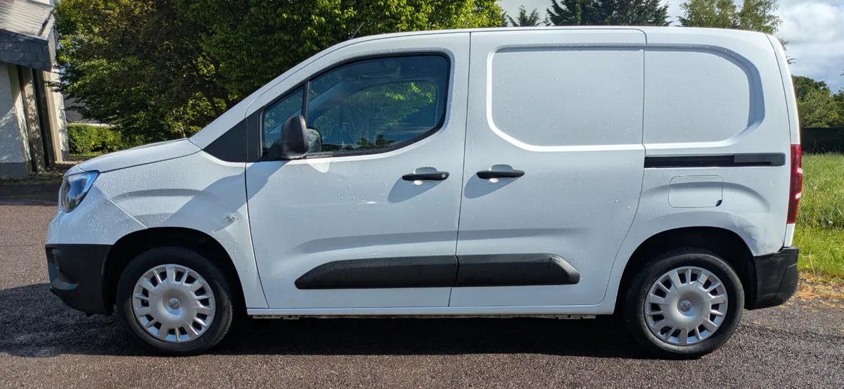 Opel Combo 2022 NEW CRVT 10/26 - Image 4