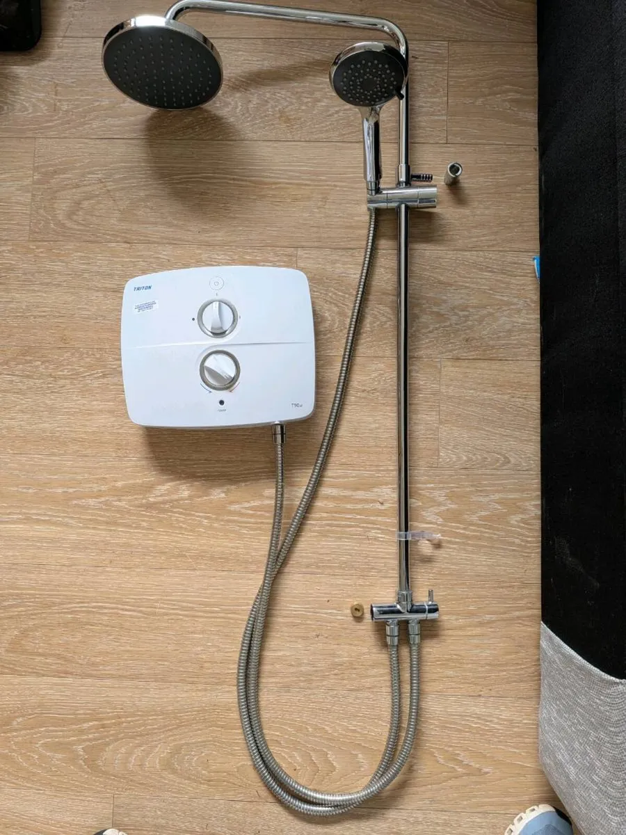 Triton T90SR 9kW DuElec Pumped Electric Shower - Image 1