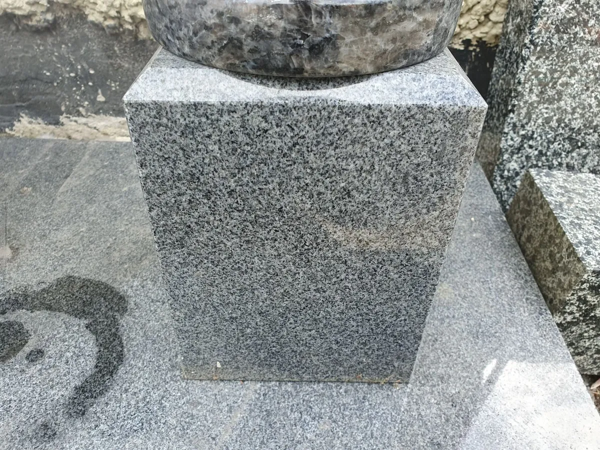 Unreserved Auction Of Irish Crafted Headstones - Image 3