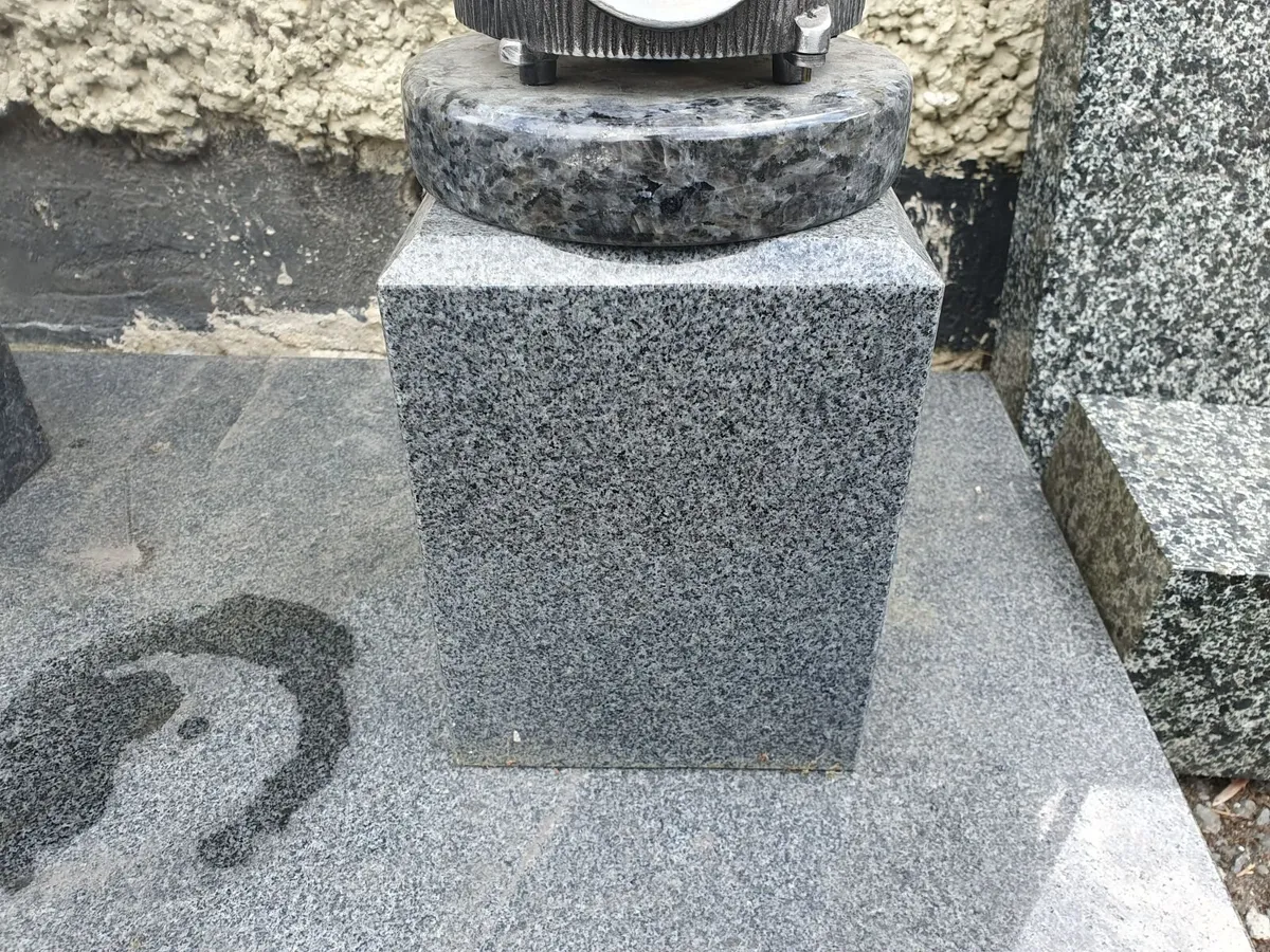 Unreserved Auction Of Irish Crafted Headstones - Image 4