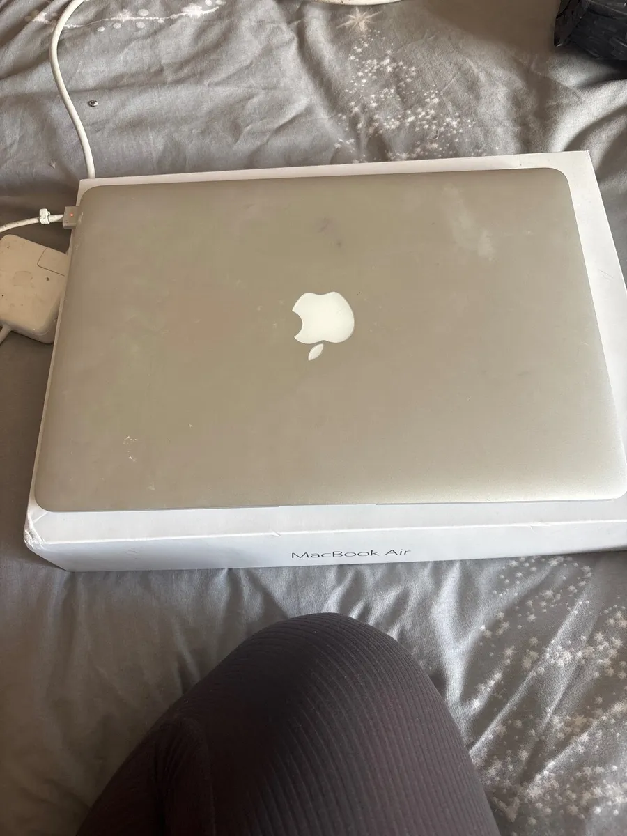 MacBook Air - Image 2