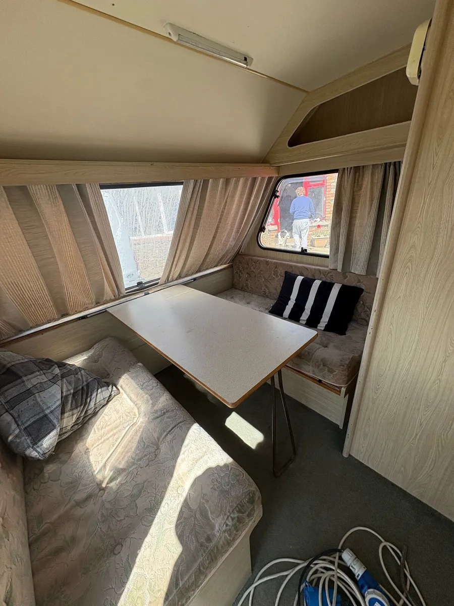 Caravan - Image 2