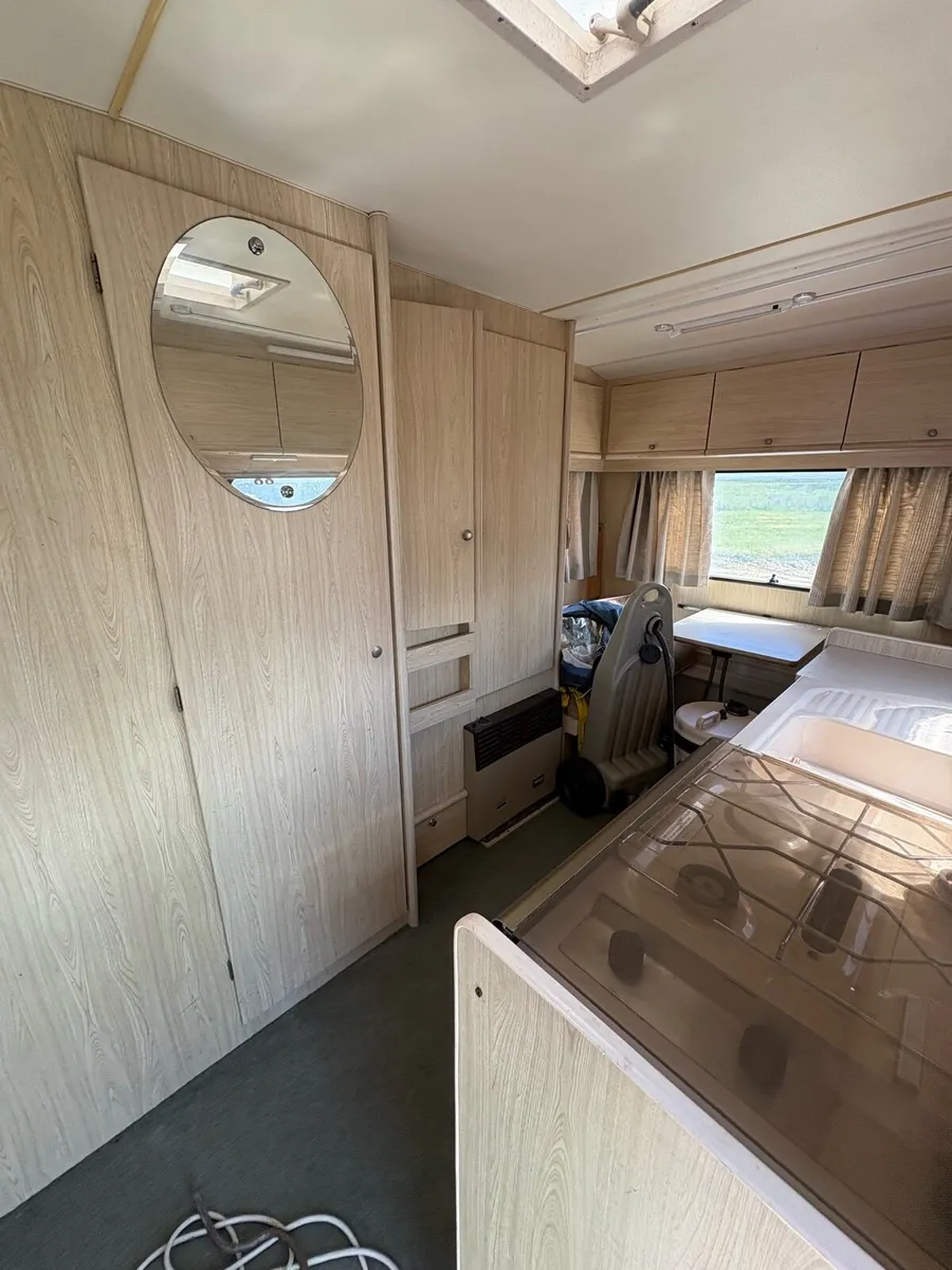Caravan - Image 3