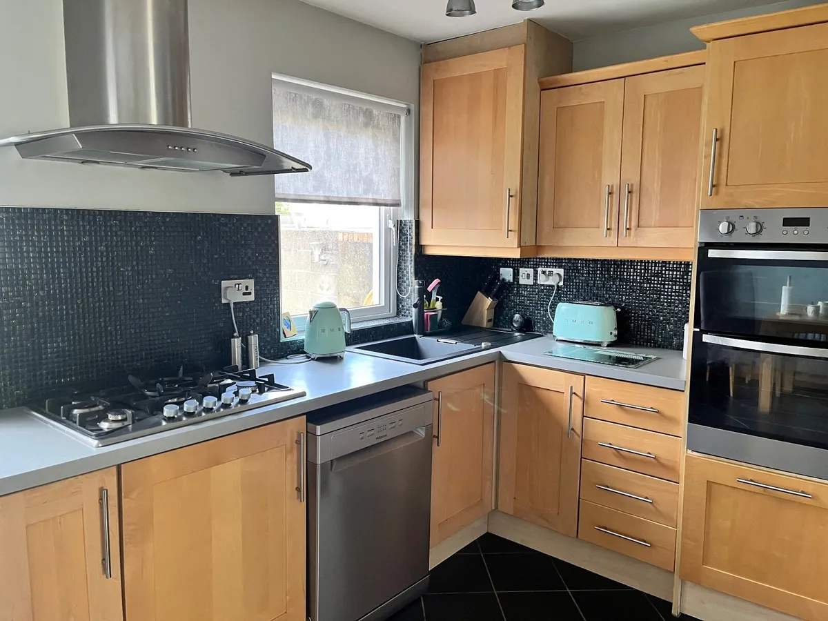 Kitchen & Applicances - Image 2