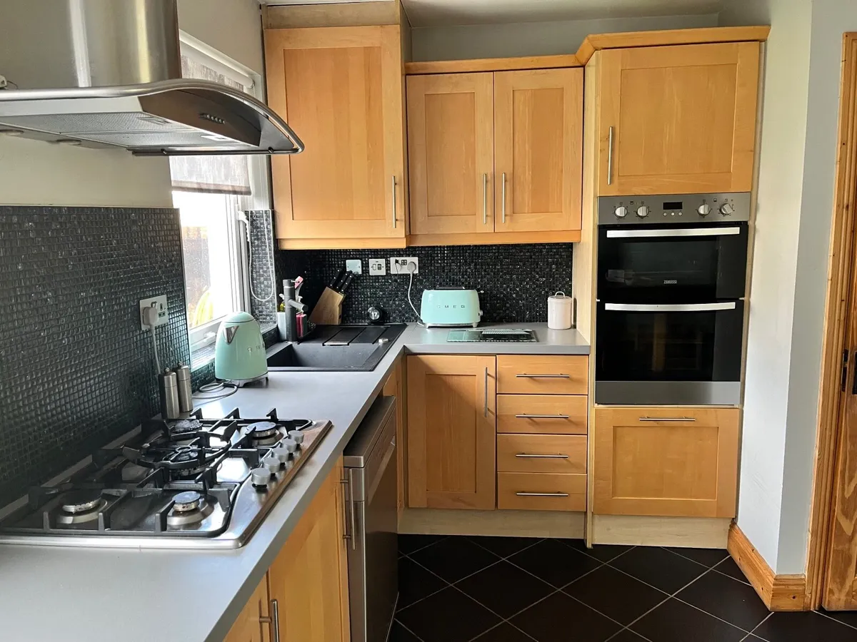 Kitchen & Applicances - Image 4