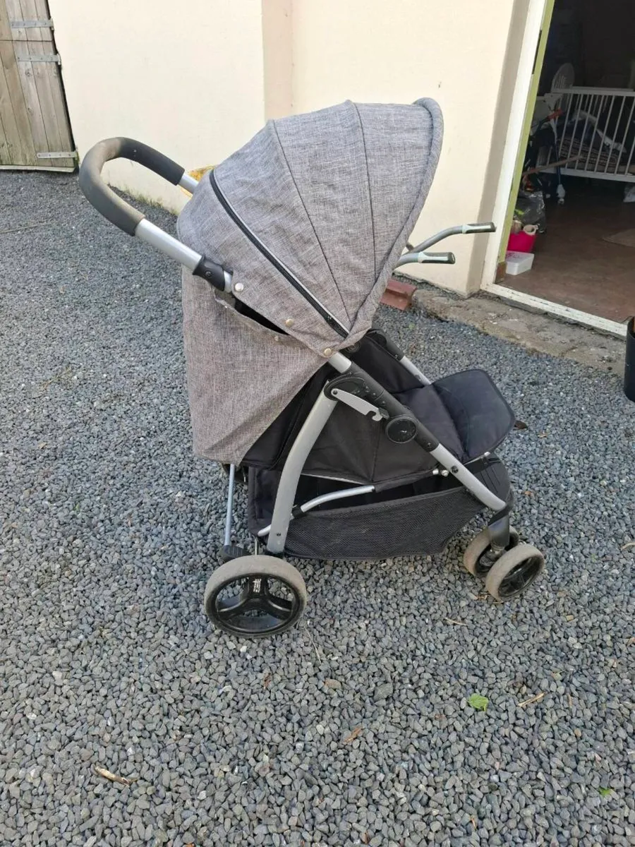 Buggy and high chair - Image 2