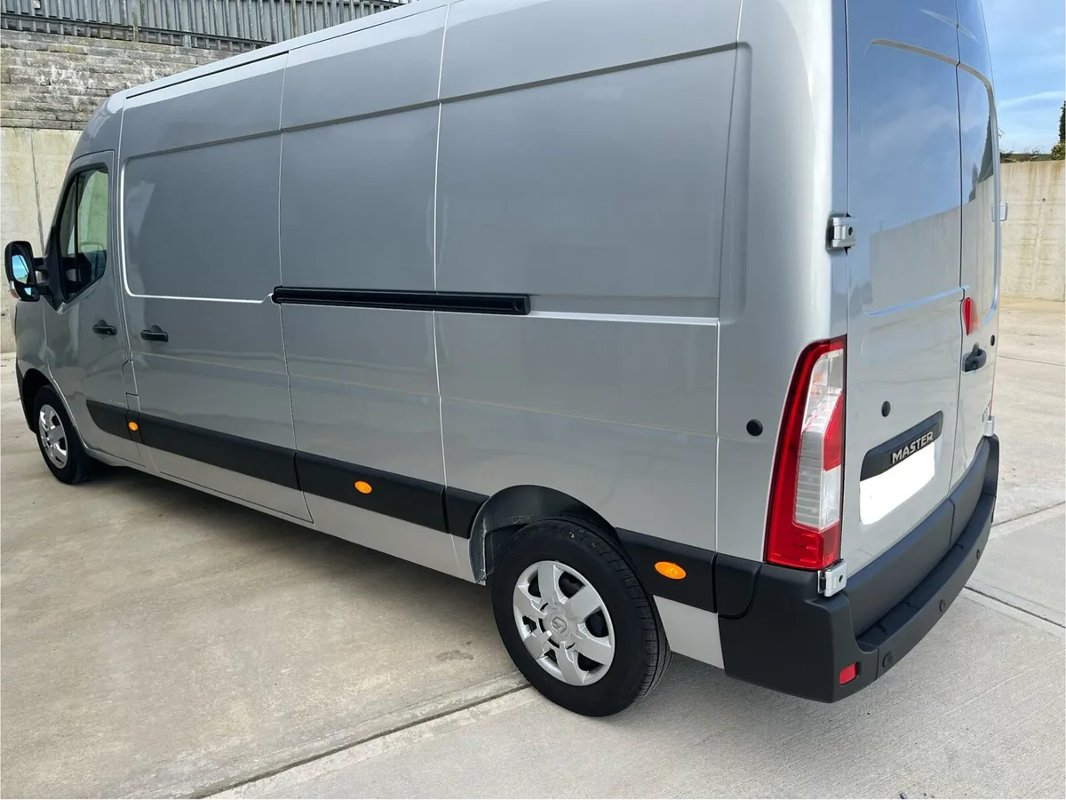 (231) Renault Master LM35 Business Plus - Image 3