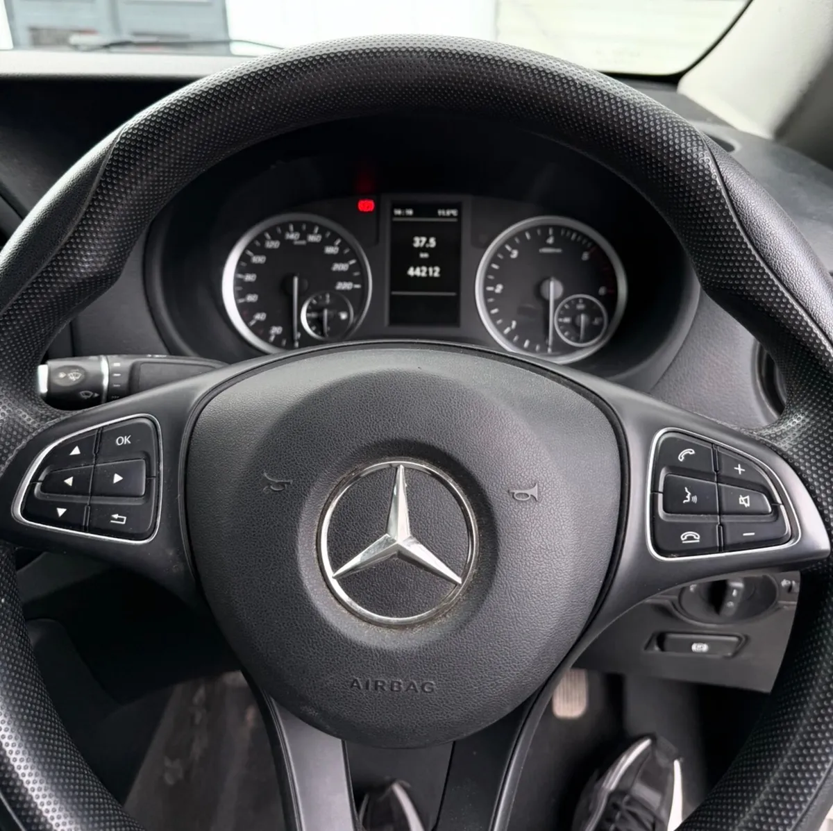 2022 Mercedes-Benz Vito 114 KA/L ELEGANCE RWD VA - Image 2