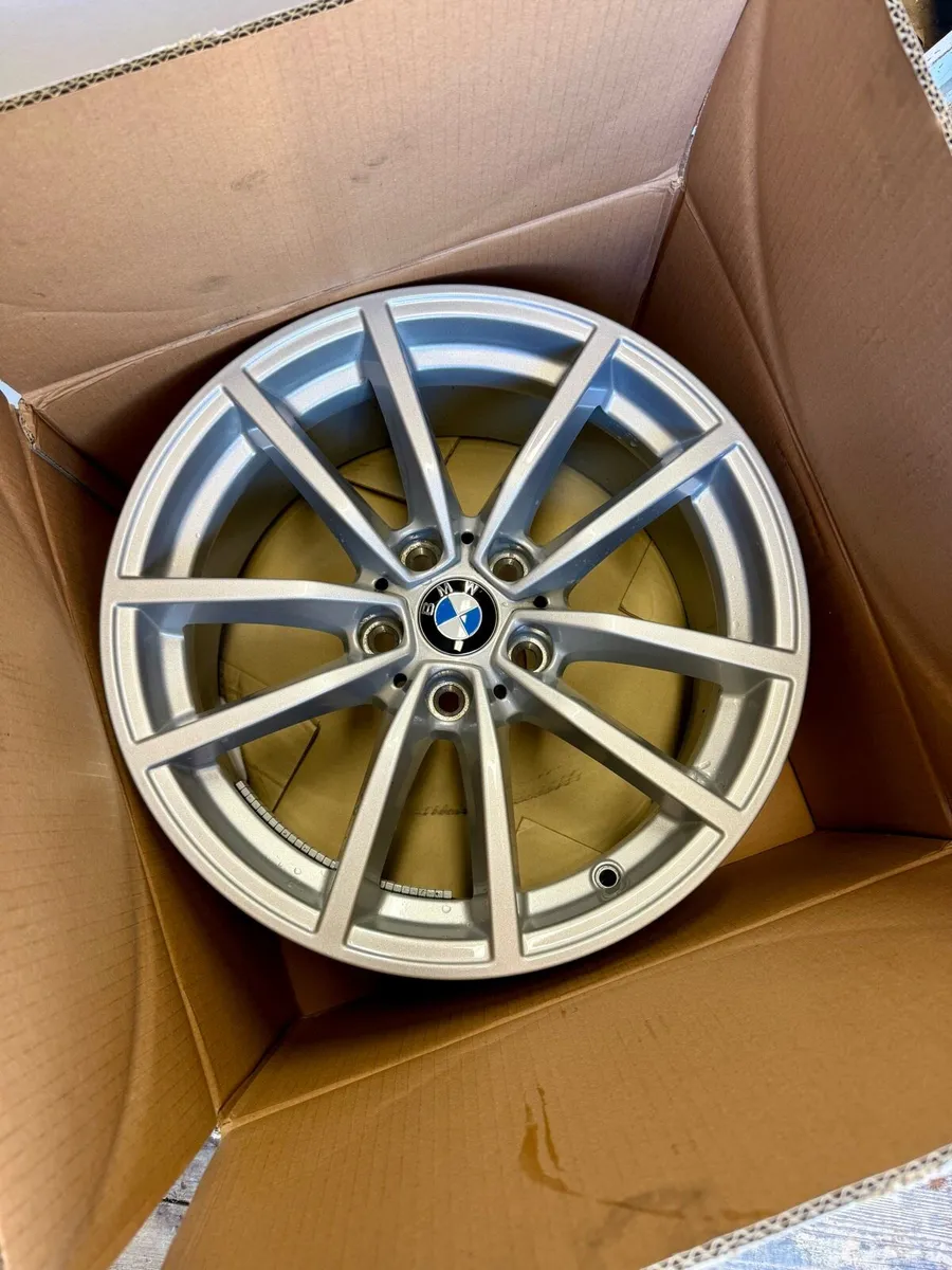 BMW Genuine Alloy Wheels 2025 - Image 3