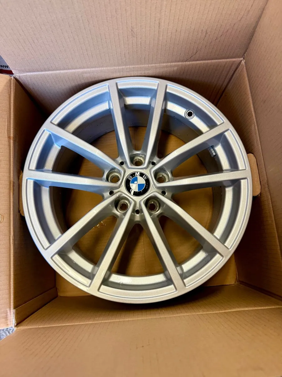 BMW Genuine Alloy Wheels 2025 - Image 4