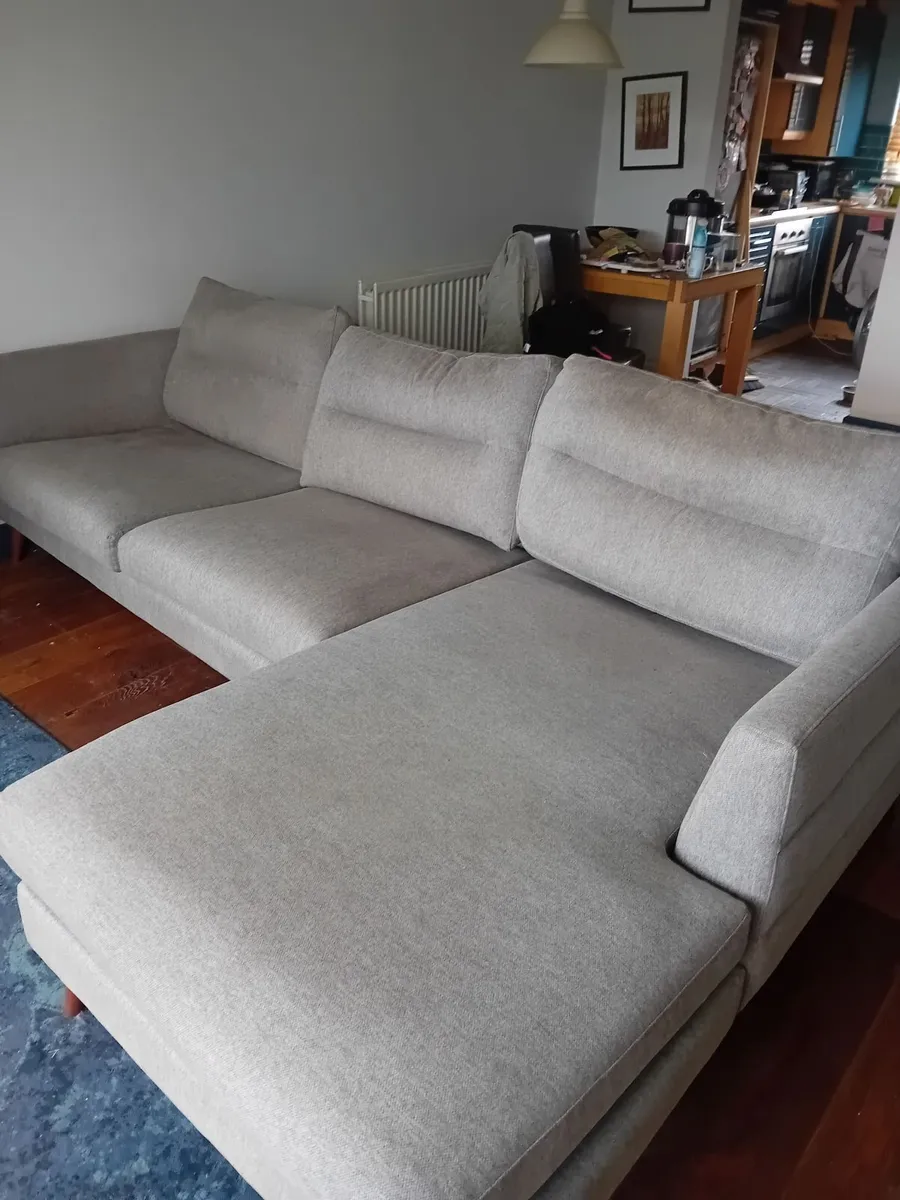 L shaped Chaise corner sofa - Image 1
