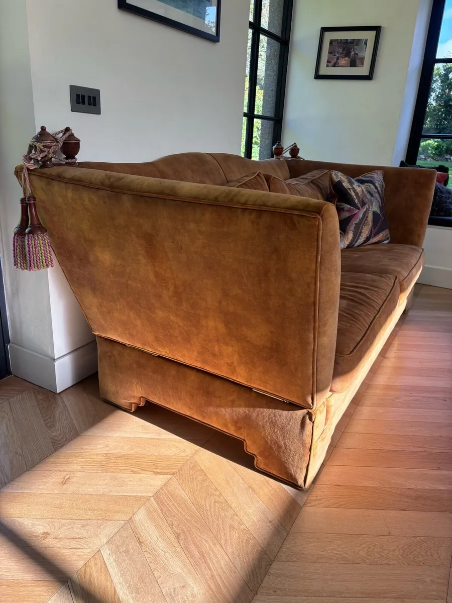 Duresta Sofa 3 to 4 seater comfortably - Image 4