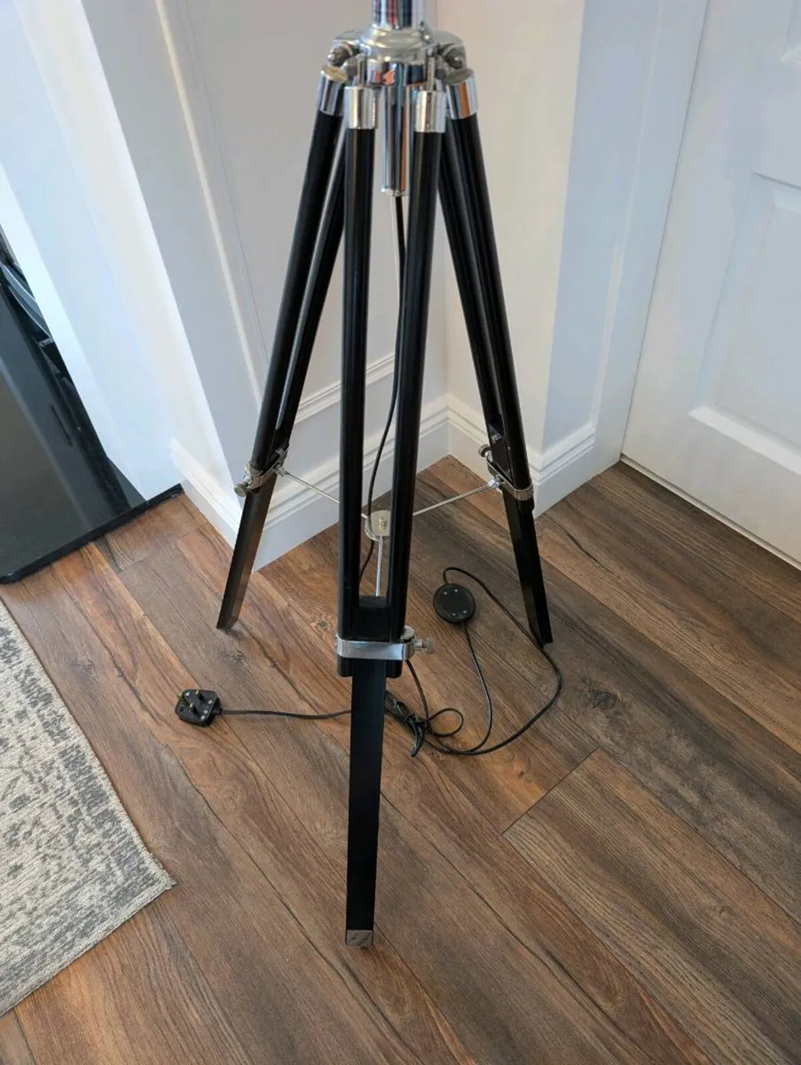 Black tripod light with black shade - Image 2
