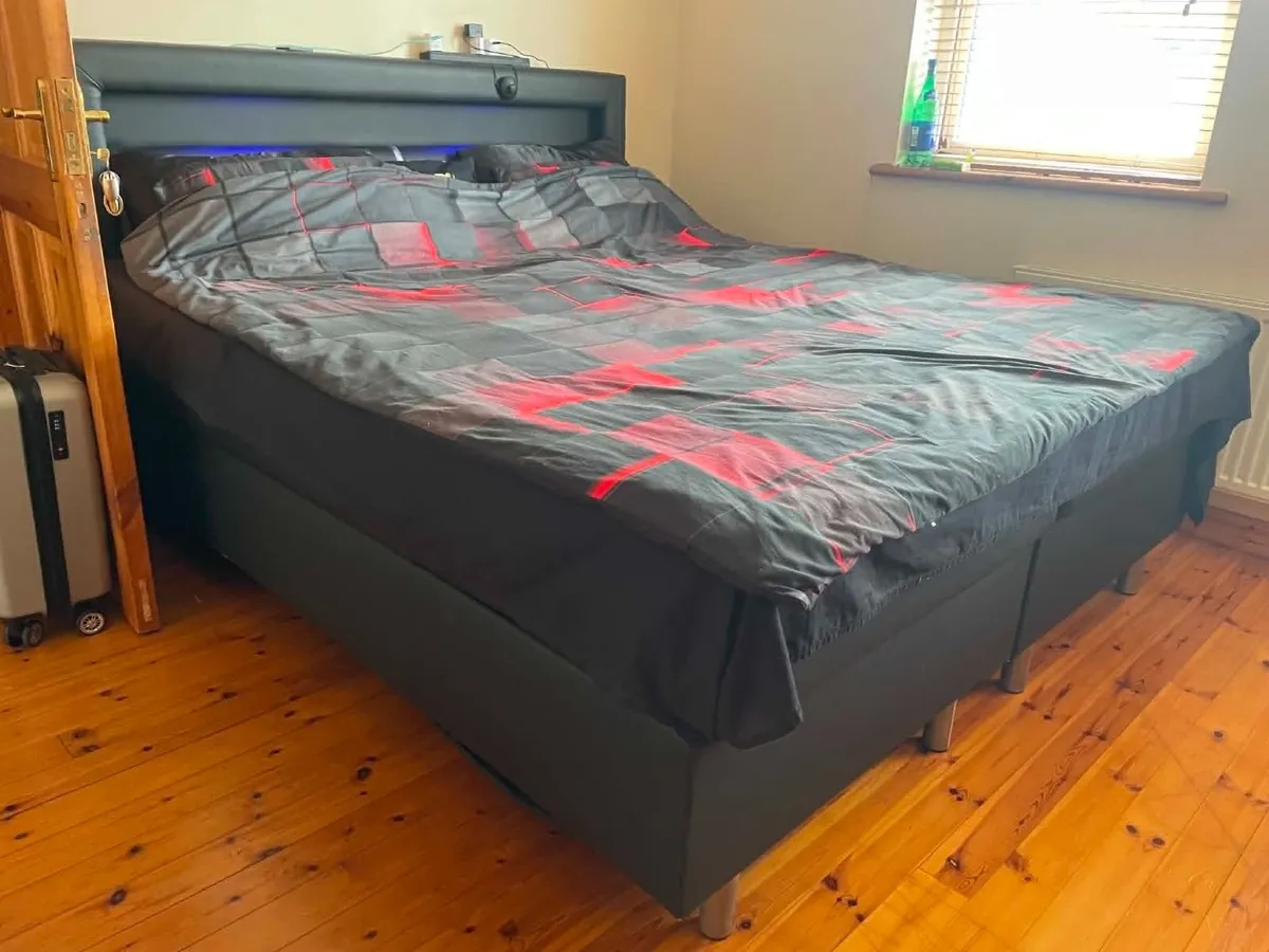 Bed - Image 3