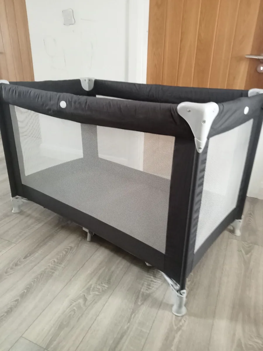 Travel cot - Image 3