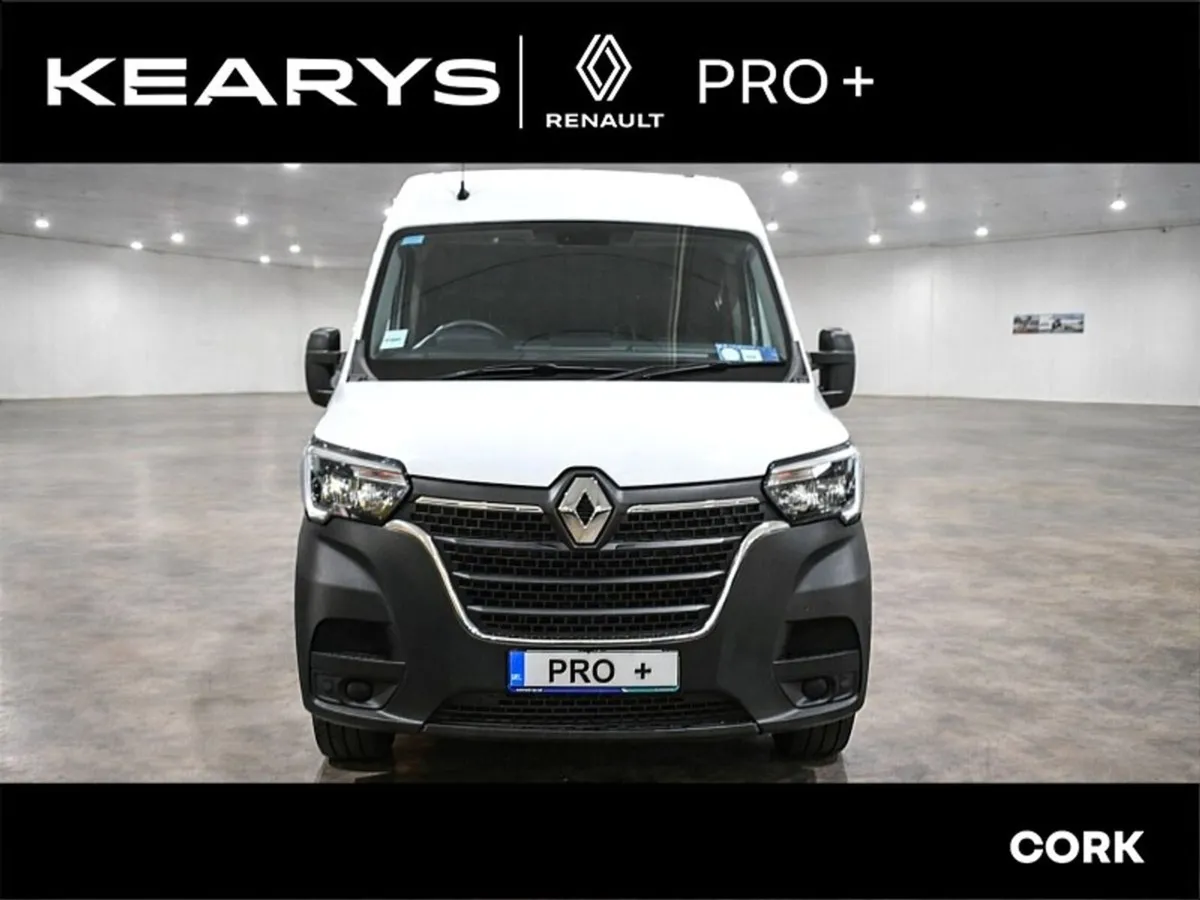 Renault Master LM35 Blue dCi 135 Business MY22 - Image 1