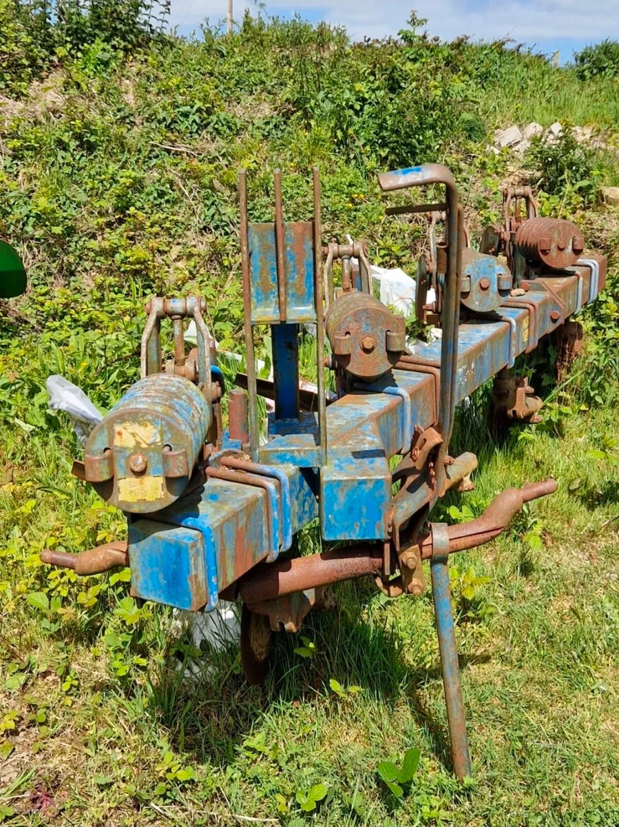 Cross Shaft - Image 1