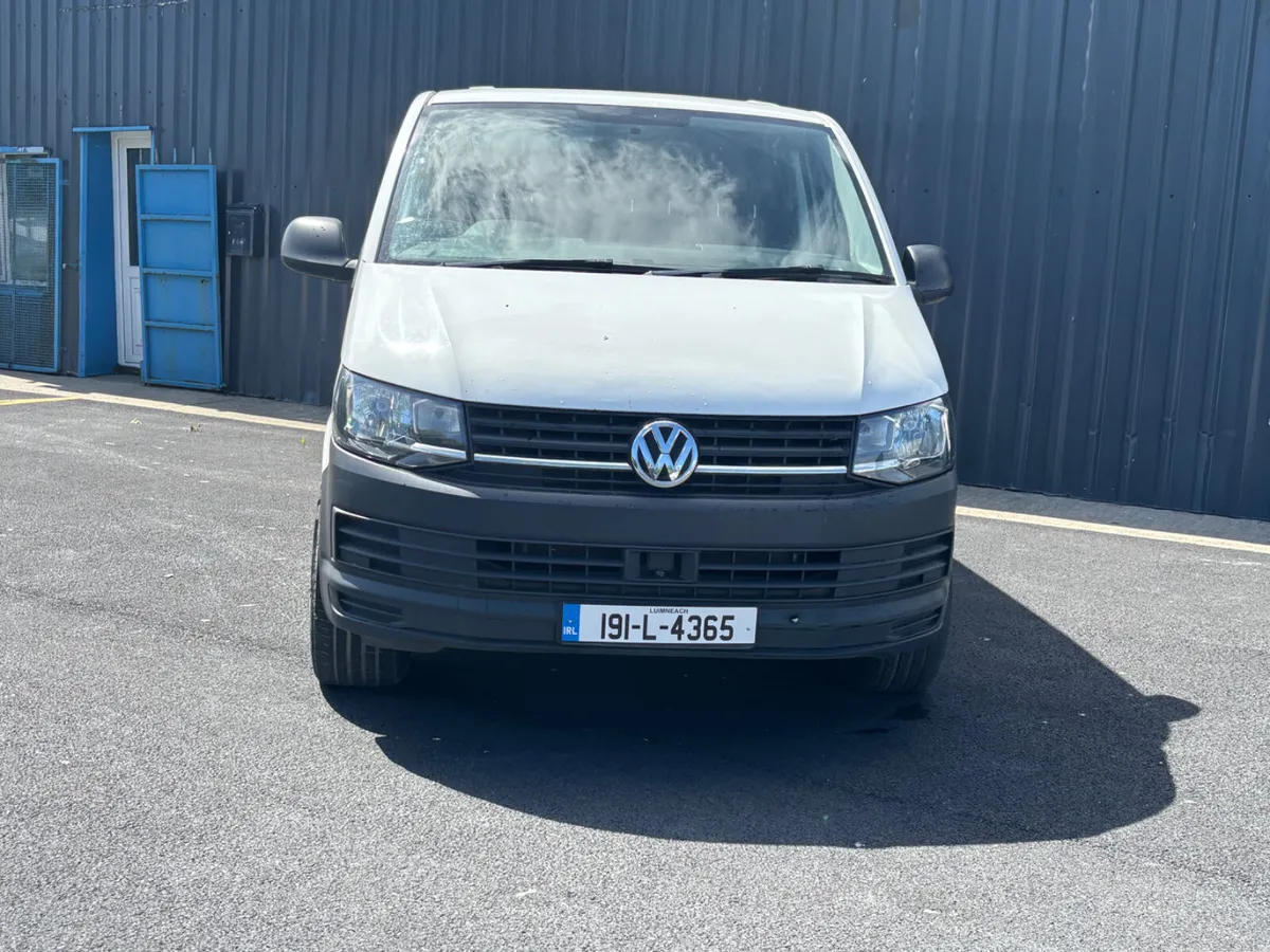 Volkswagen Transporter 2019 - Image 2