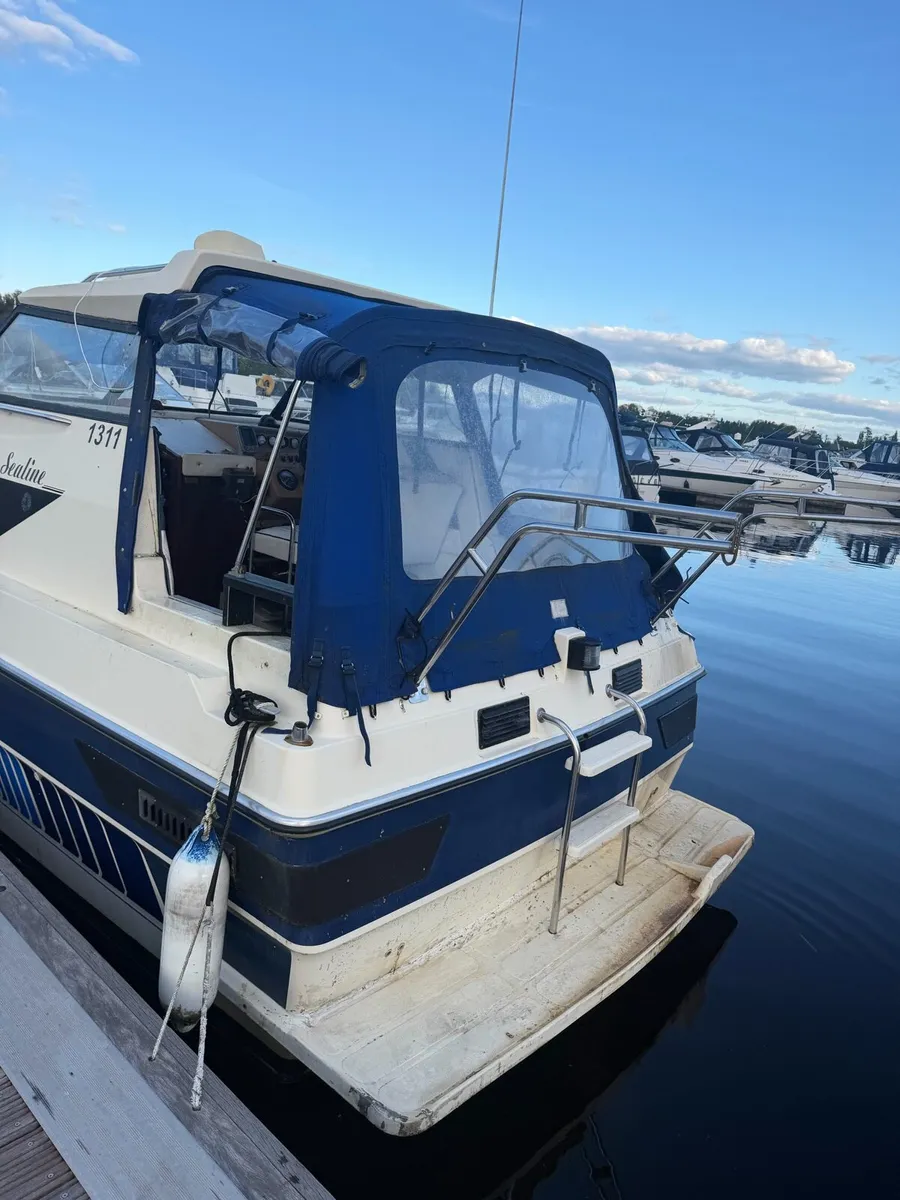 Cruiser boat  for sale - Image 2