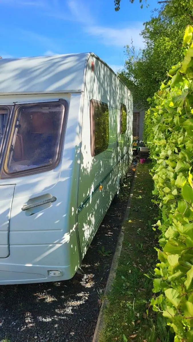 6/7 Berth Lunar Zenith 6 Caravan - Image 3